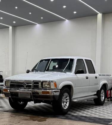 TOYOTA HILUX 2.4 4X2 CD 8V DIESEL 4P MANUAL TOYOTA HILUX 2.4 4X2 CD 8V DIESEL 4P MANUAL